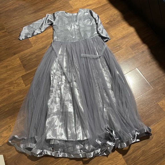 Women gorgeous long party dress color gray size S new - Picture 1 of 2